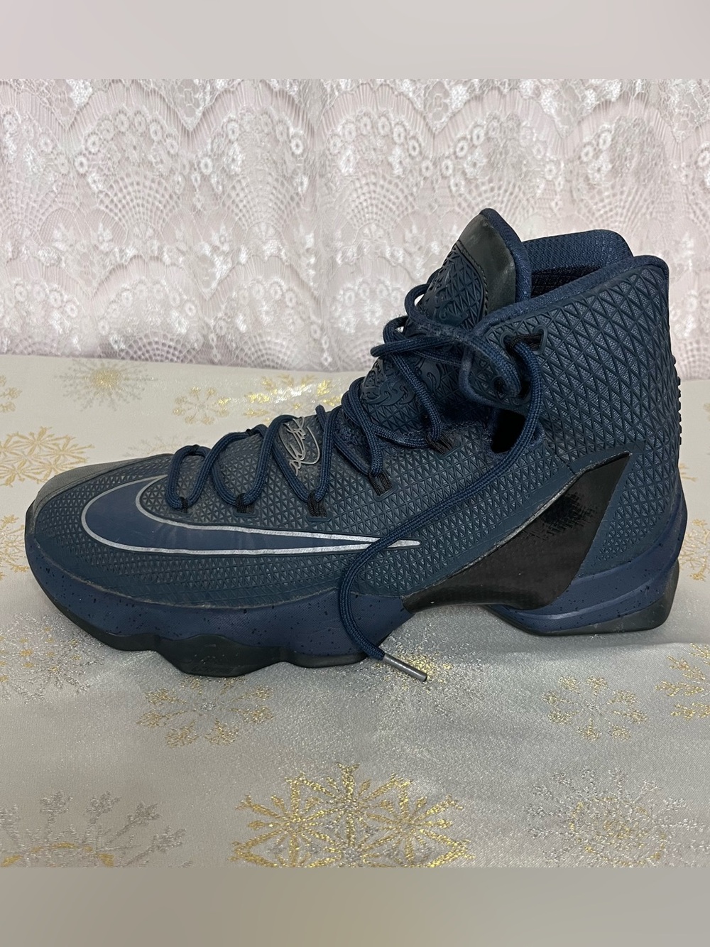 Nike LeBron 13 Elite Limited Built for Battle Mens Size 11 UK 10 EUR 45 Sneaker
